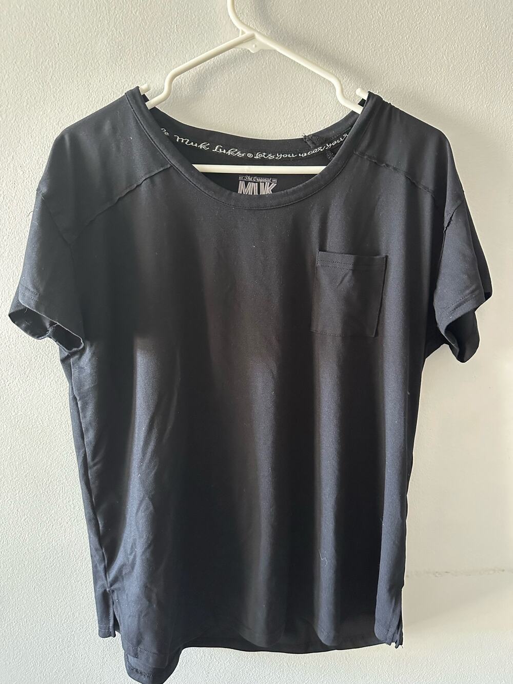 Muk Luks T-Shirt Women’s Medium Black Short Sleeve Scoop Neck Casual Minimalist